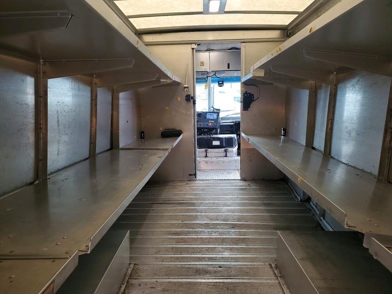 2020 FORD F59 DELIVERY VAN photo 19