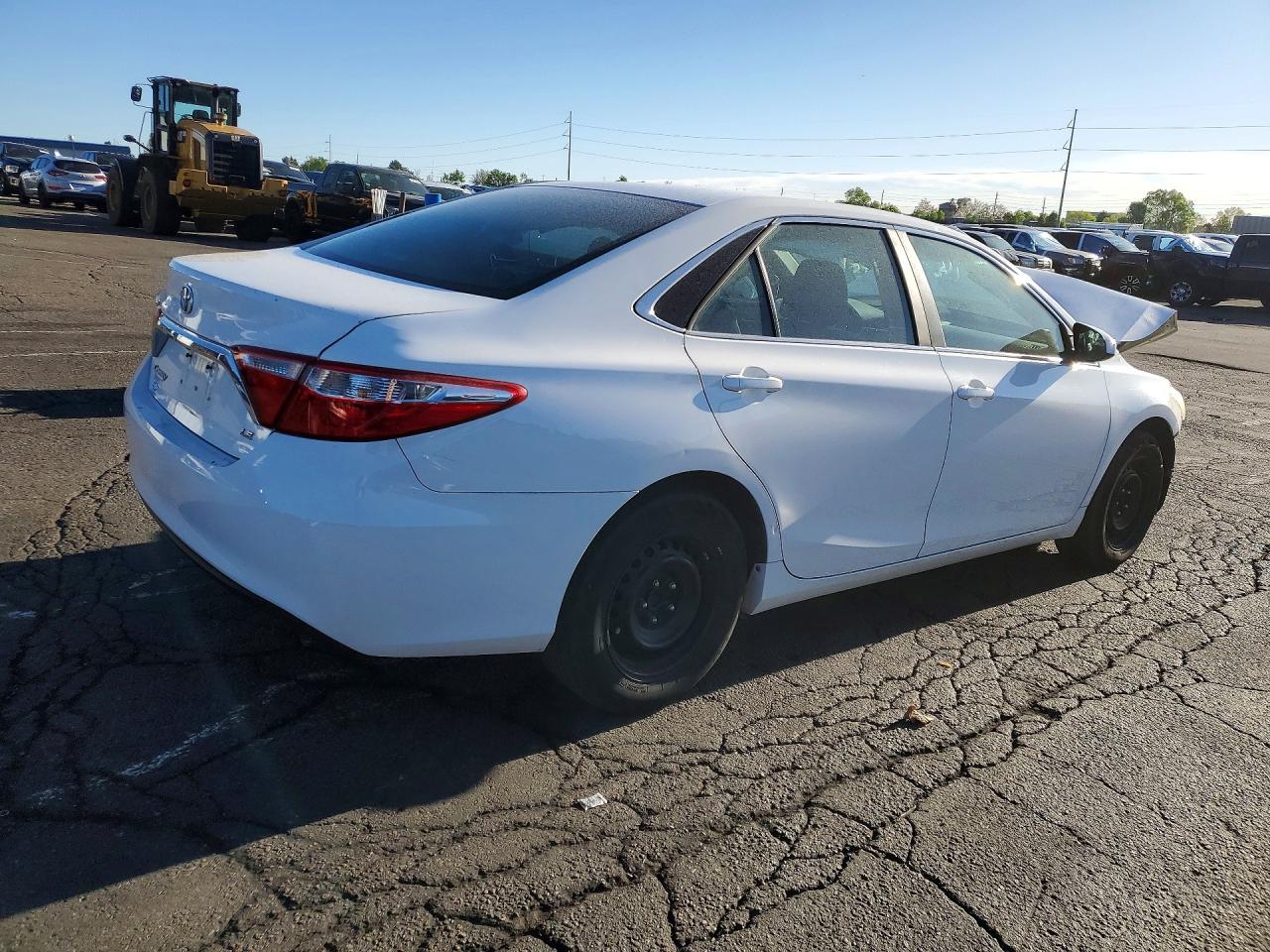 2015 TOYOTA CAMRY LE photo 7