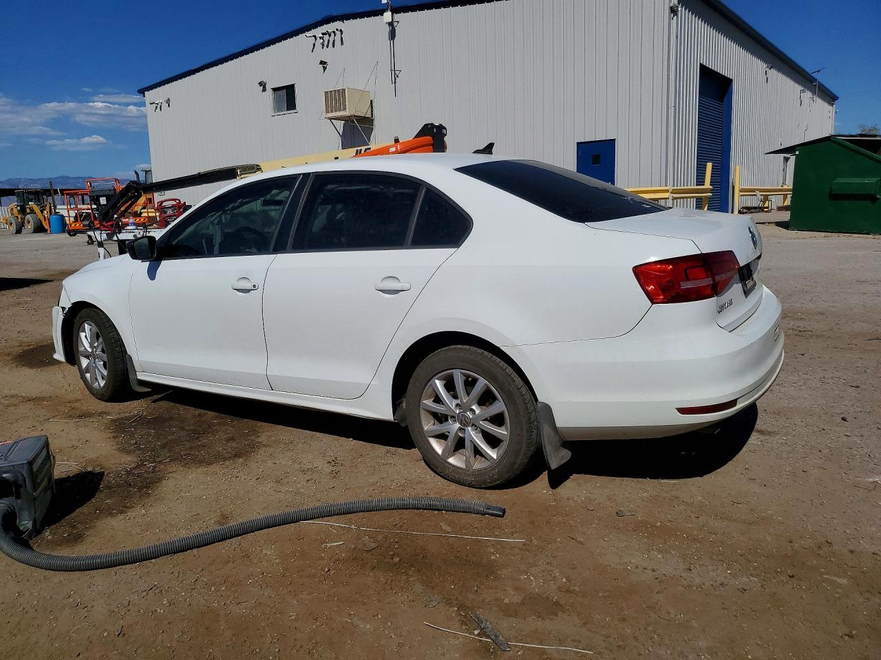 2015 VOLKSWAGEN JETTA SE photo 4