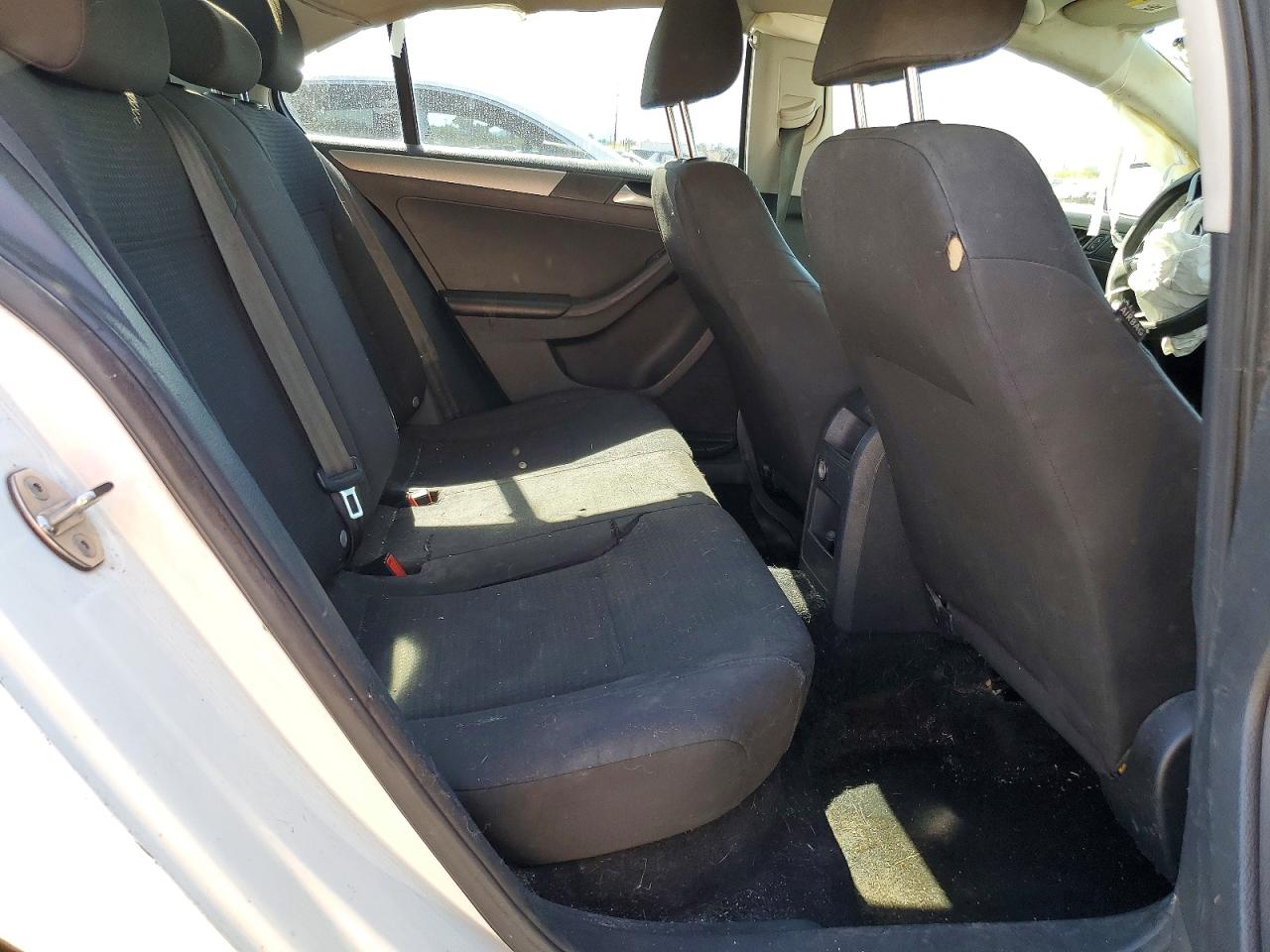 2015 VOLKSWAGEN JETTA SE photo 28