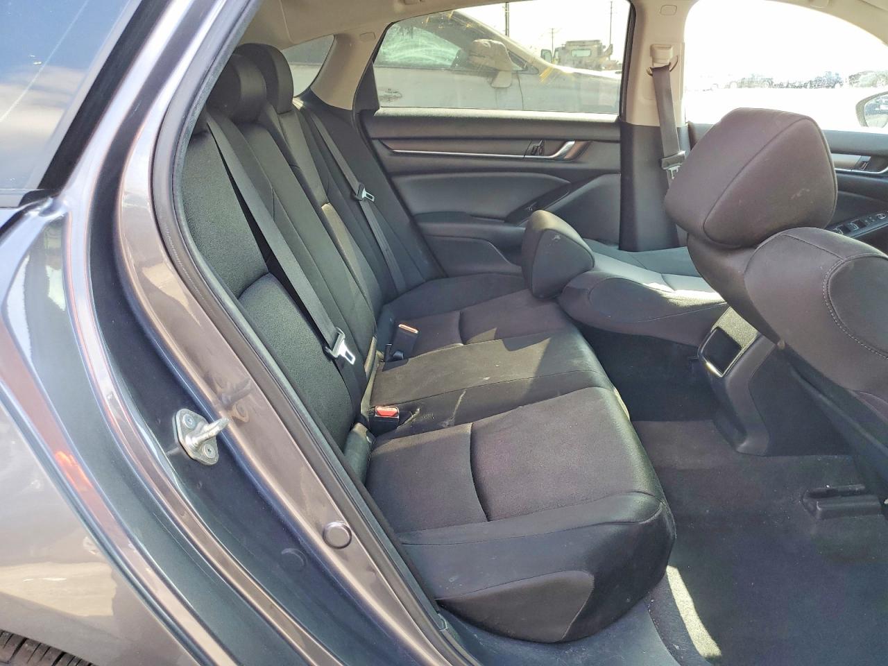 2020 HONDA ACCORD LX photo 28