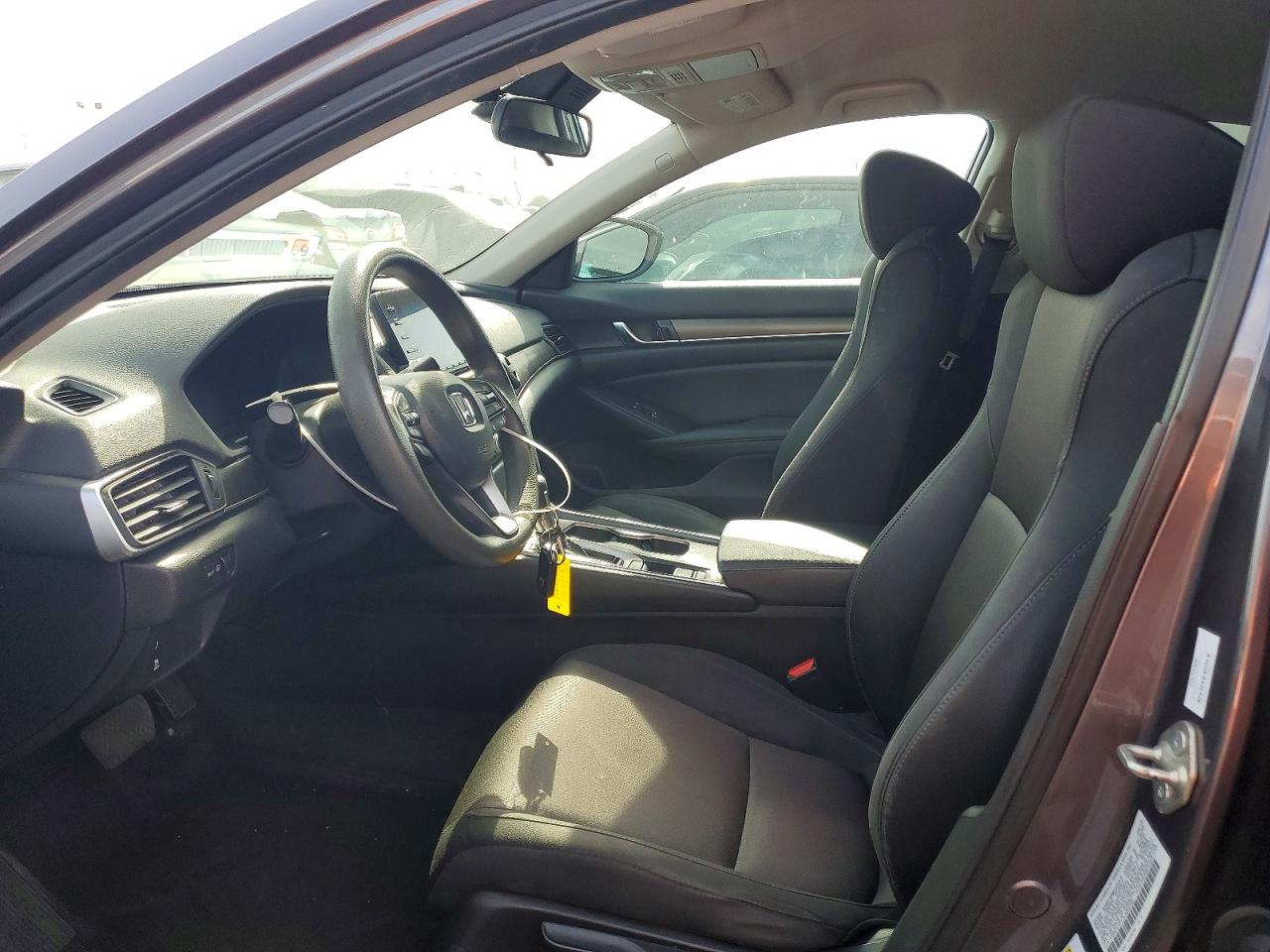 2020 HONDA ACCORD LX photo 19