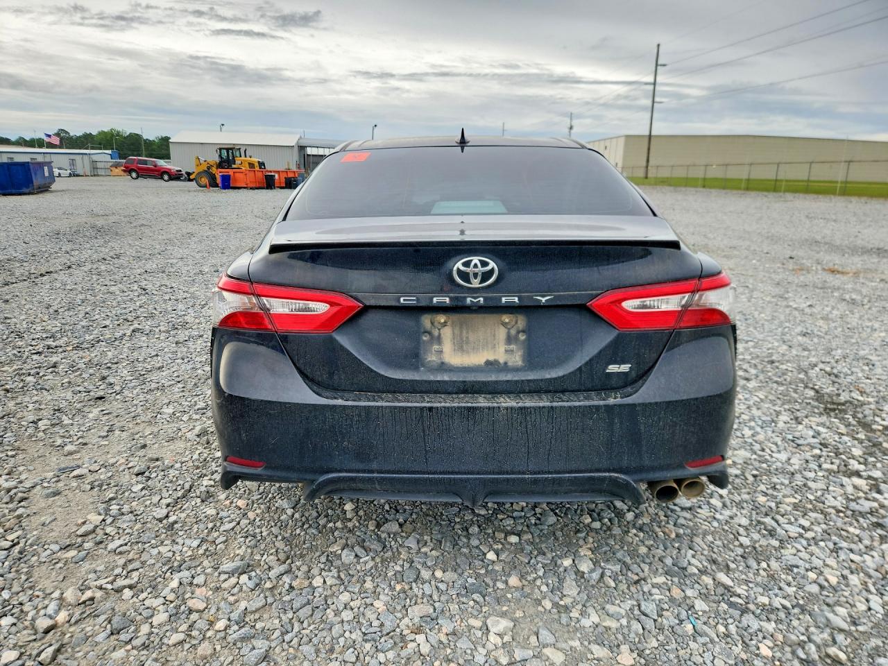 2019 TOYOTA CAMRY SE photo 11