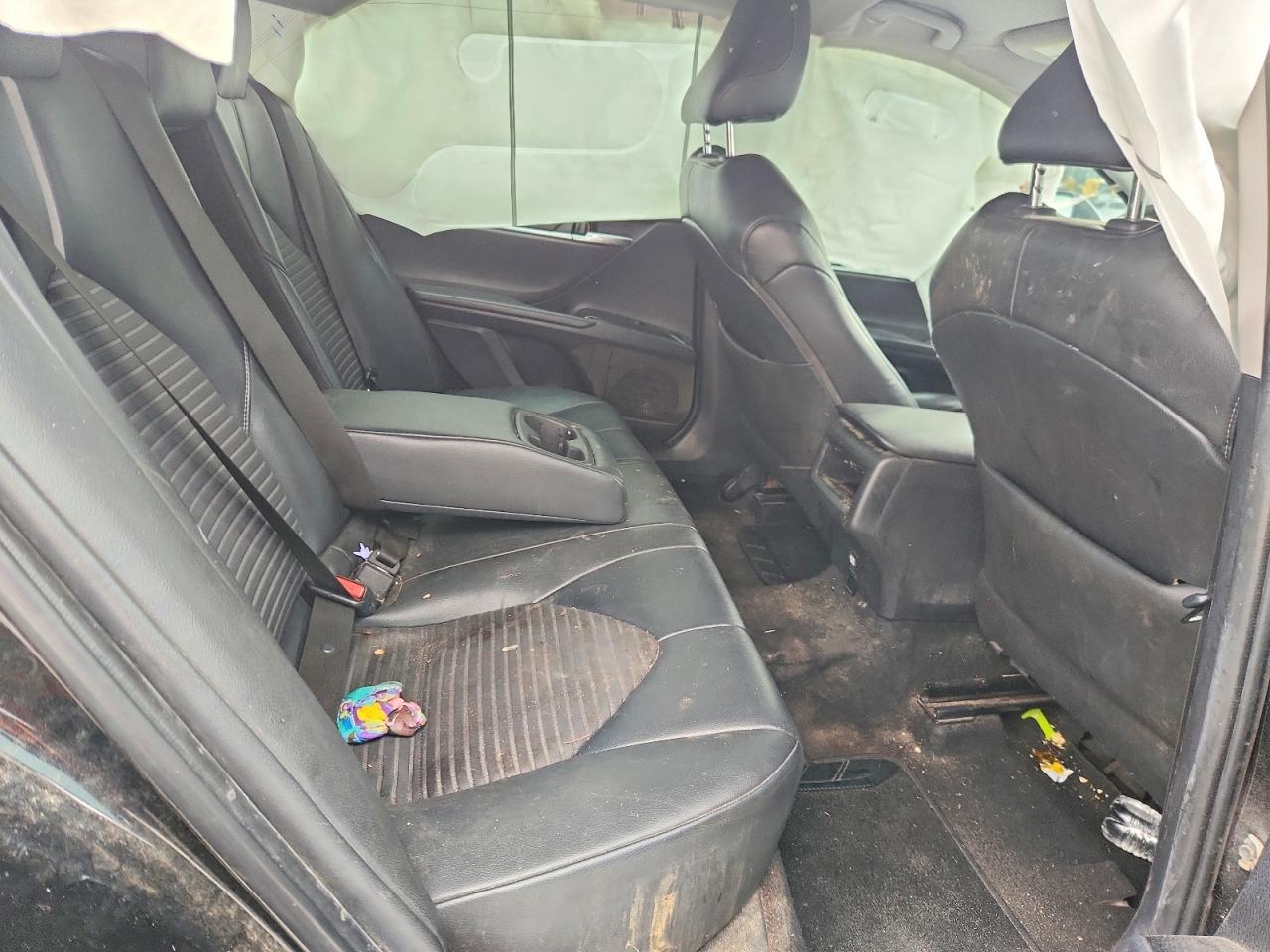2019 TOYOTA CAMRY SE photo 19
