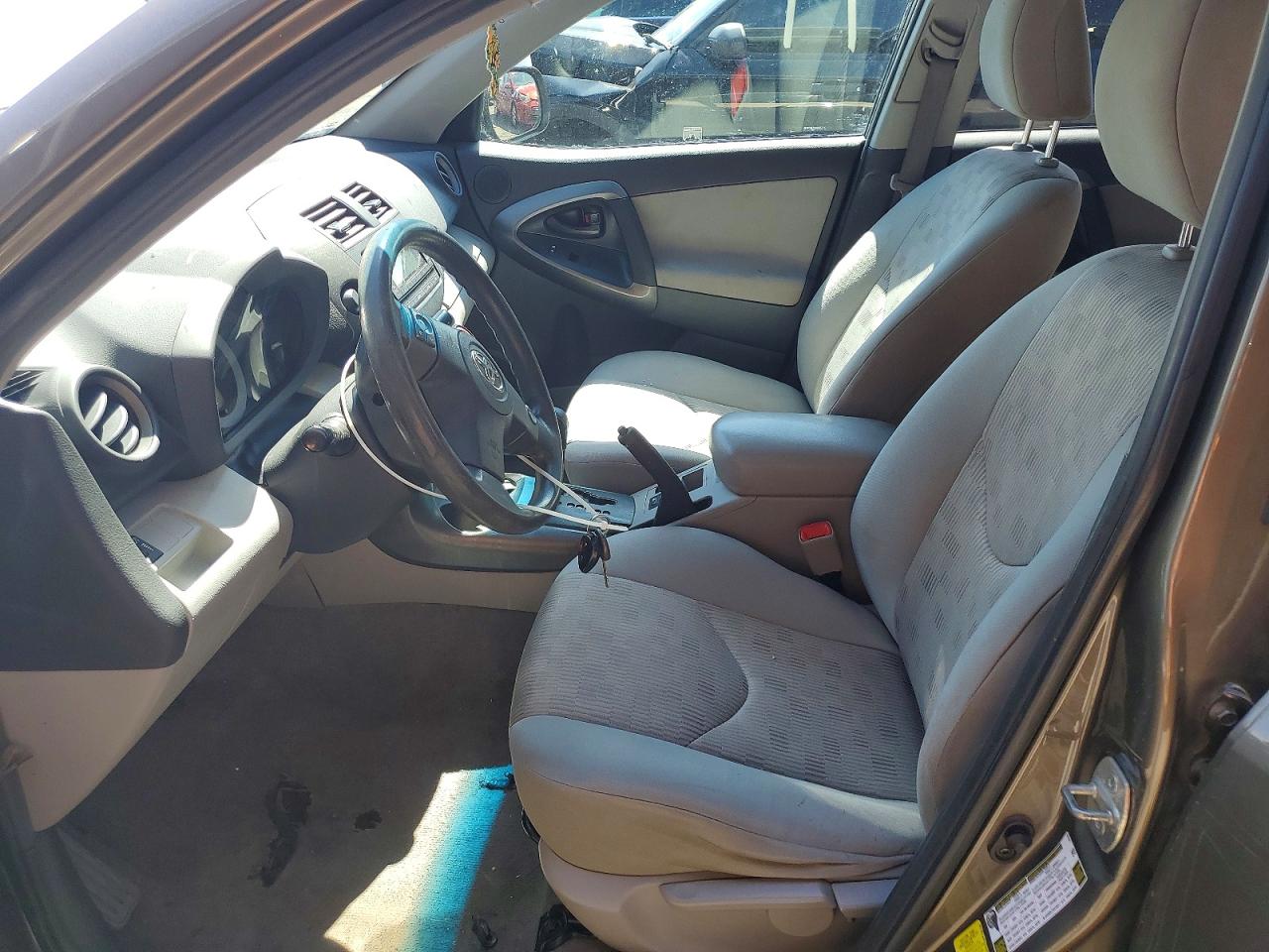 2012 TOYOTA RAV4 BASE photo 13
