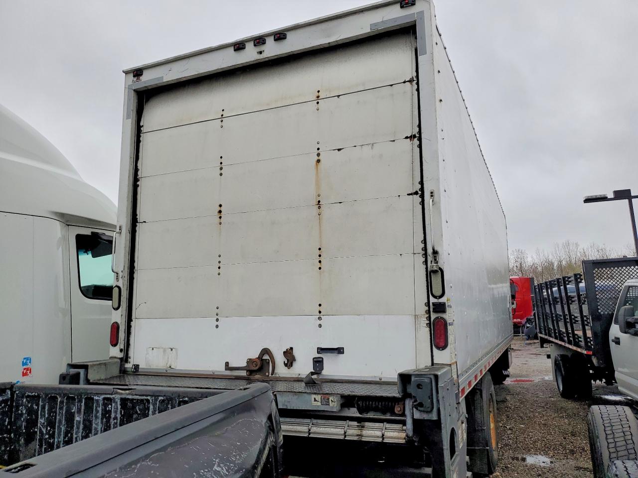 2017 INTERNATIONAL 4300 BOX TRUCK photo 5