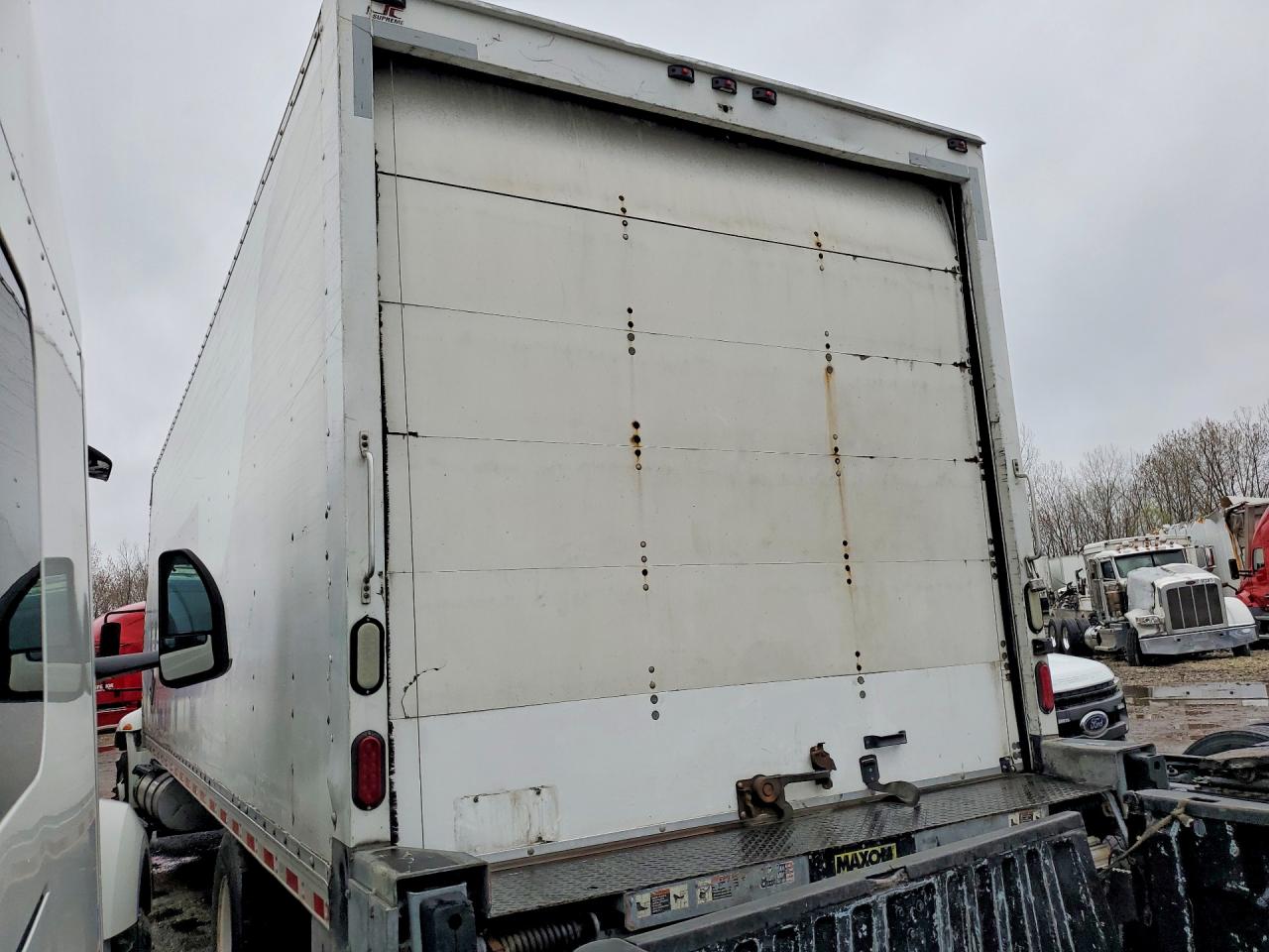 2017 INTERNATIONAL 4300 BOX TRUCK photo 3