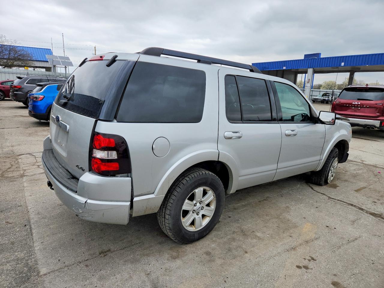 2010 FORD EXPLORER XLT photo 5