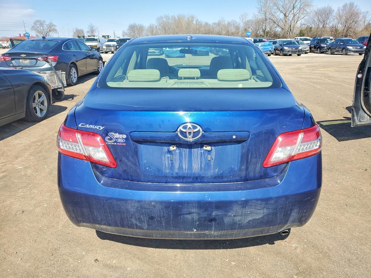 2010 TOYOTA CAMRY BASE photo 21