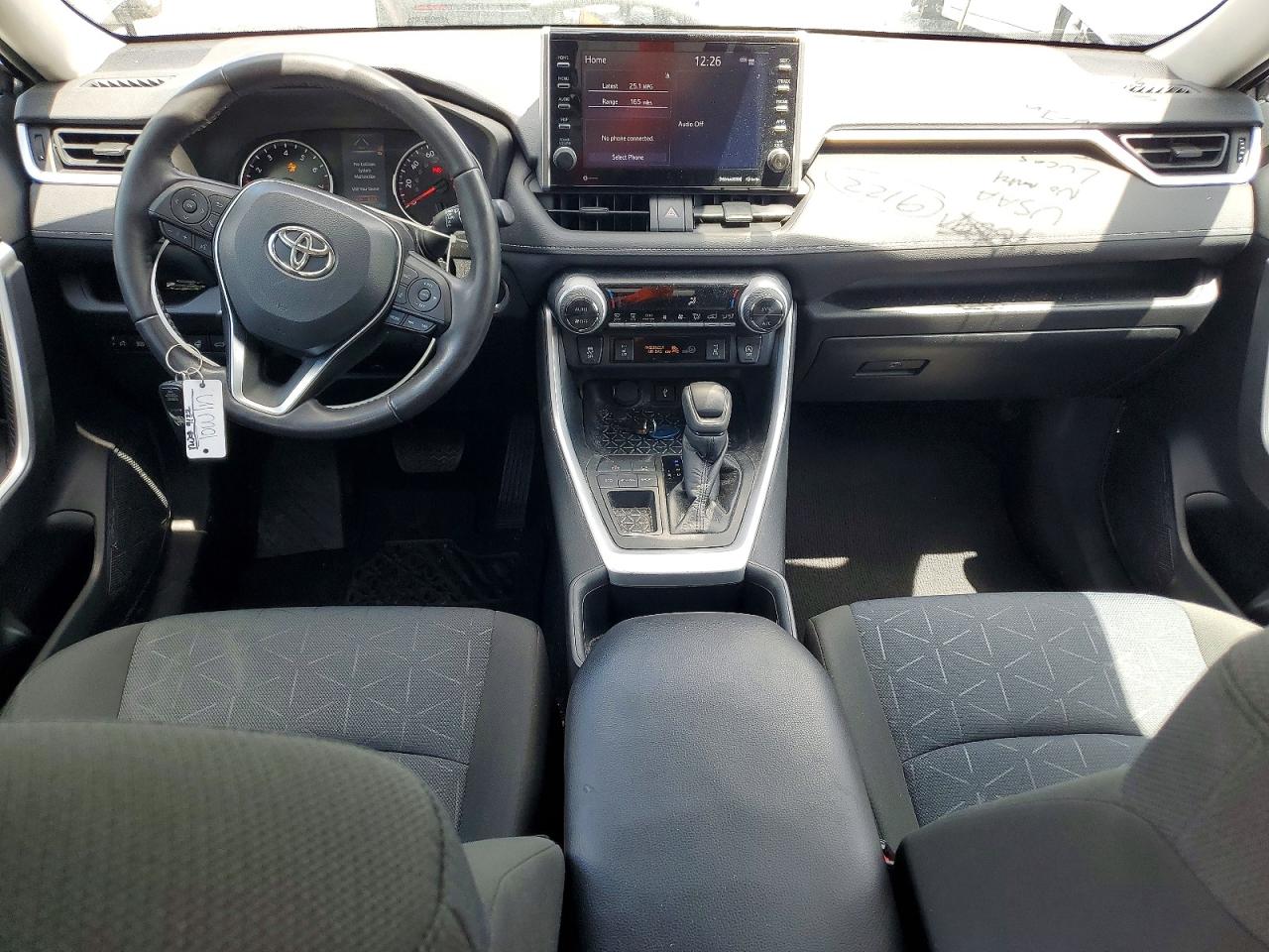 2022 TOYOTA RAV4 XLE photo 22