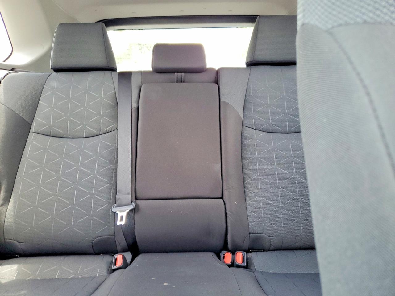 2022 TOYOTA RAV4 XLE photo 28