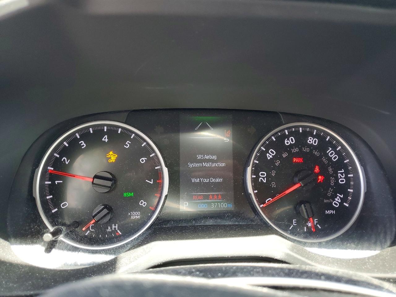 2022 TOYOTA RAV4 XLE photo 25