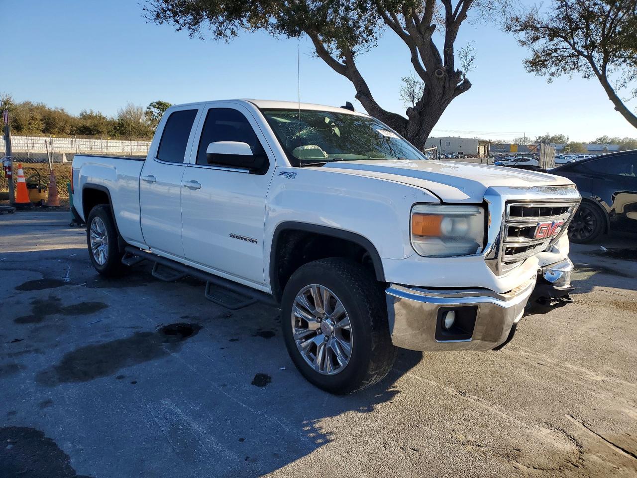 2015 GMC SIERRA photo 7