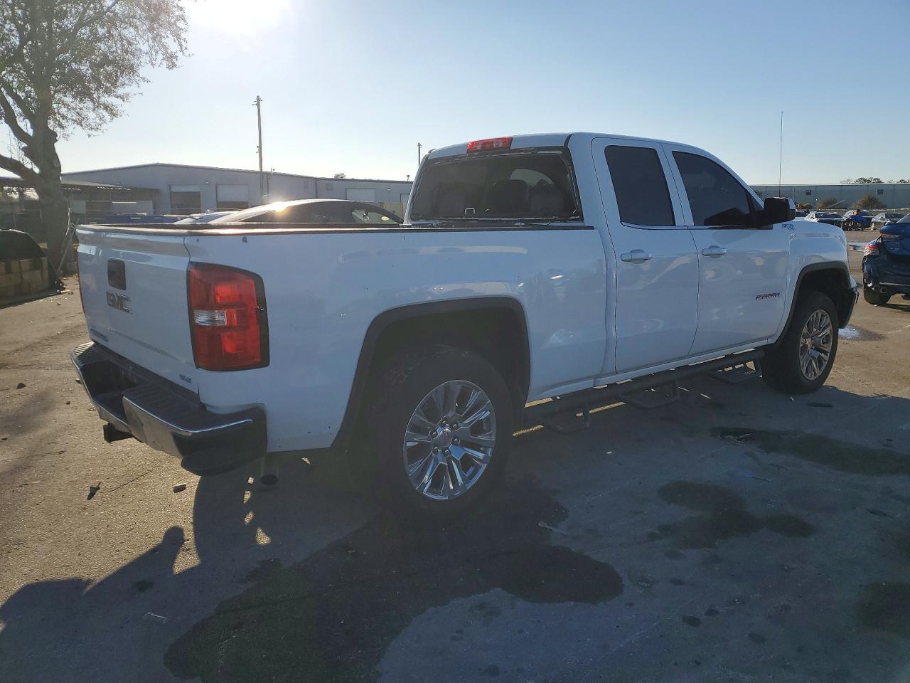 2015 GMC SIERRA photo 5