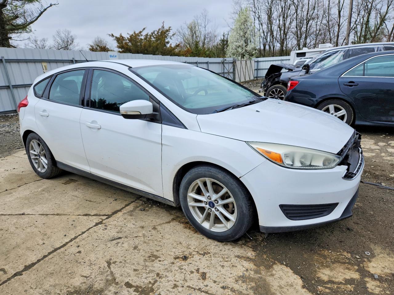 2015 FORD FOCUS SE photo 7