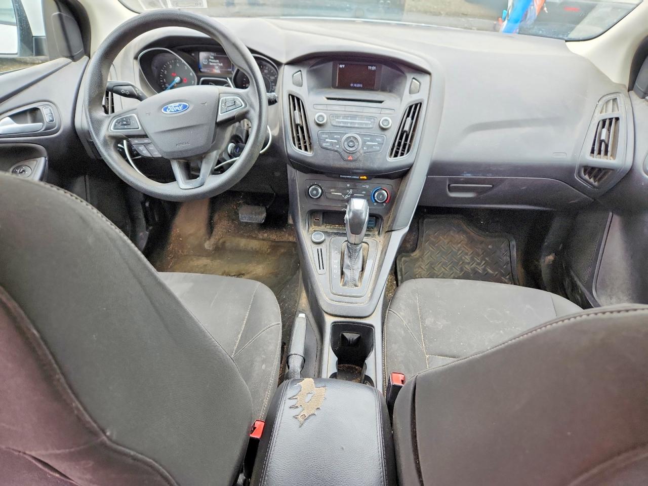 2015 FORD FOCUS SE photo 15