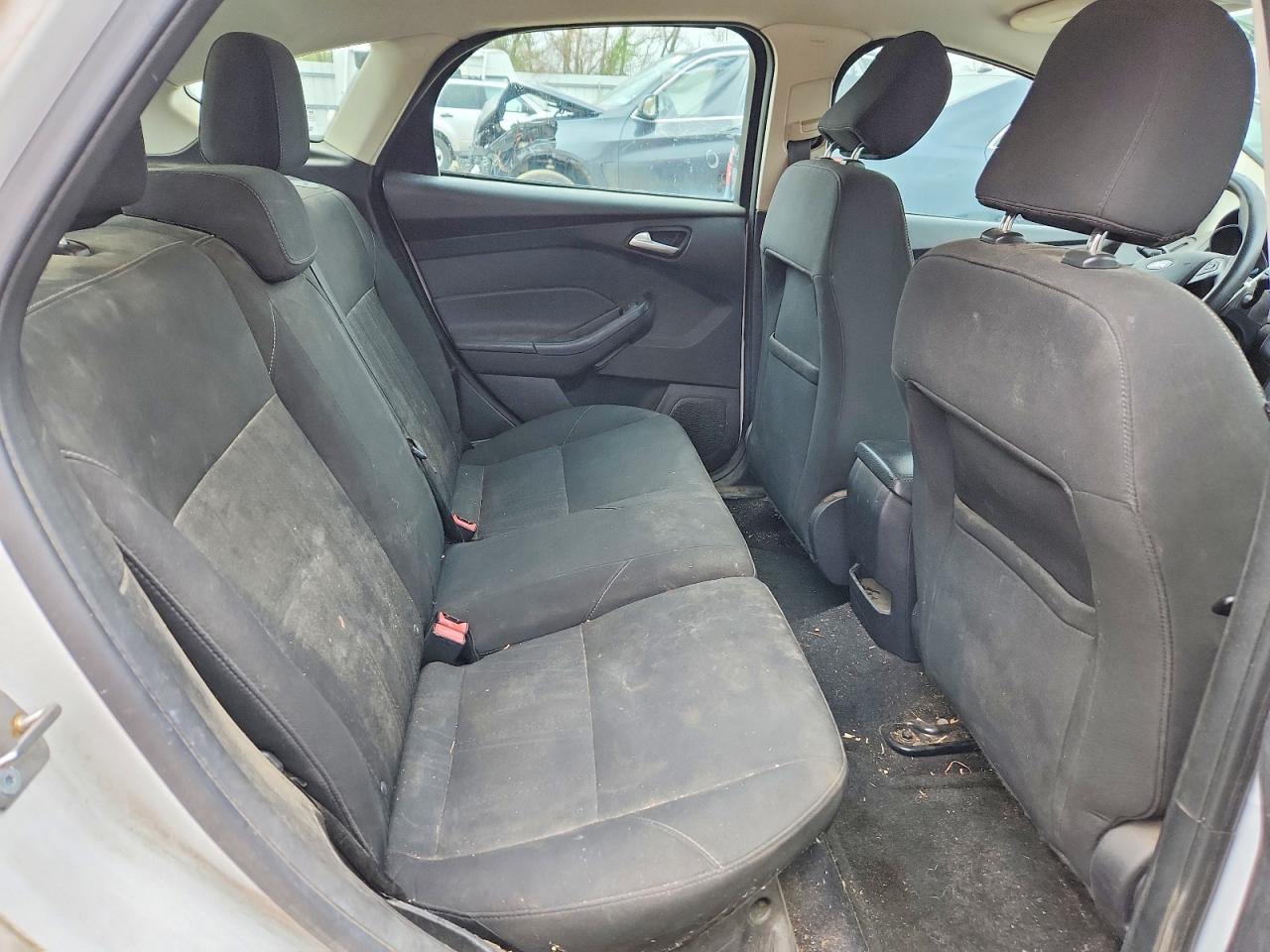 2015 FORD FOCUS SE photo 19