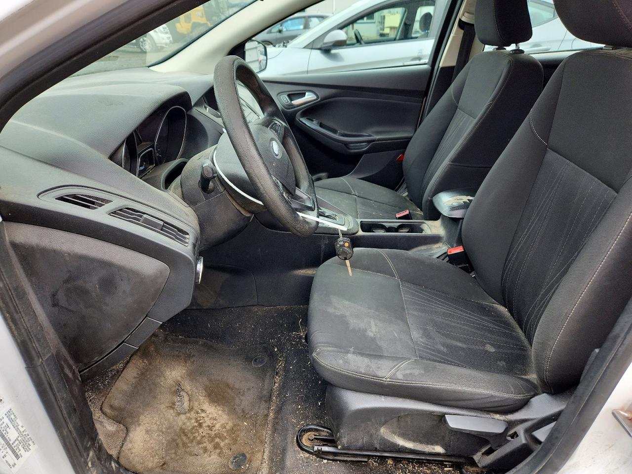 2015 FORD FOCUS SE photo 13