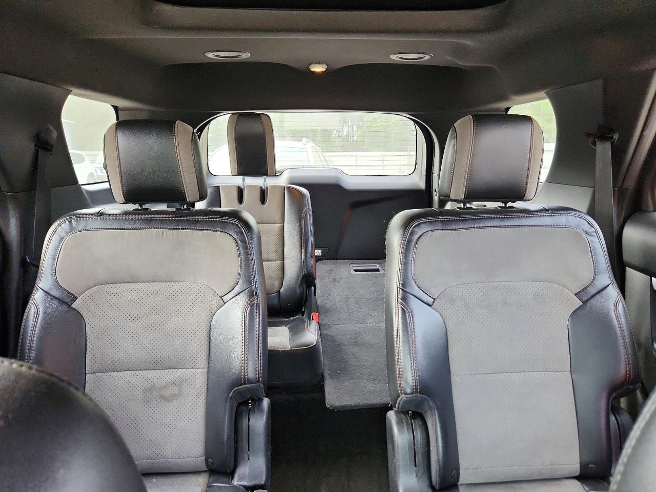 2017 FORD EXPLORER XLT photo 28
