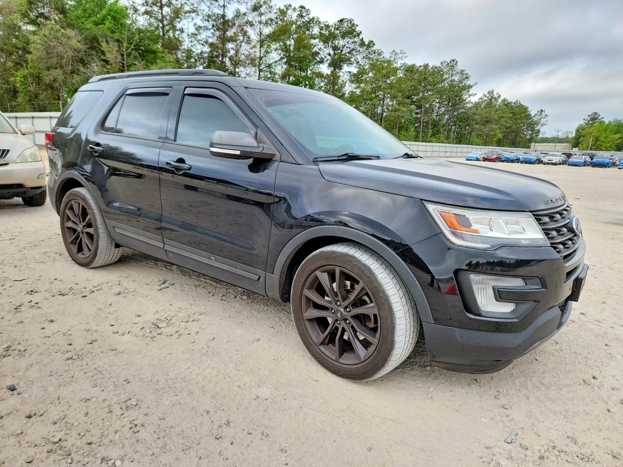 2017 FORD EXPLORER XLT photo 10