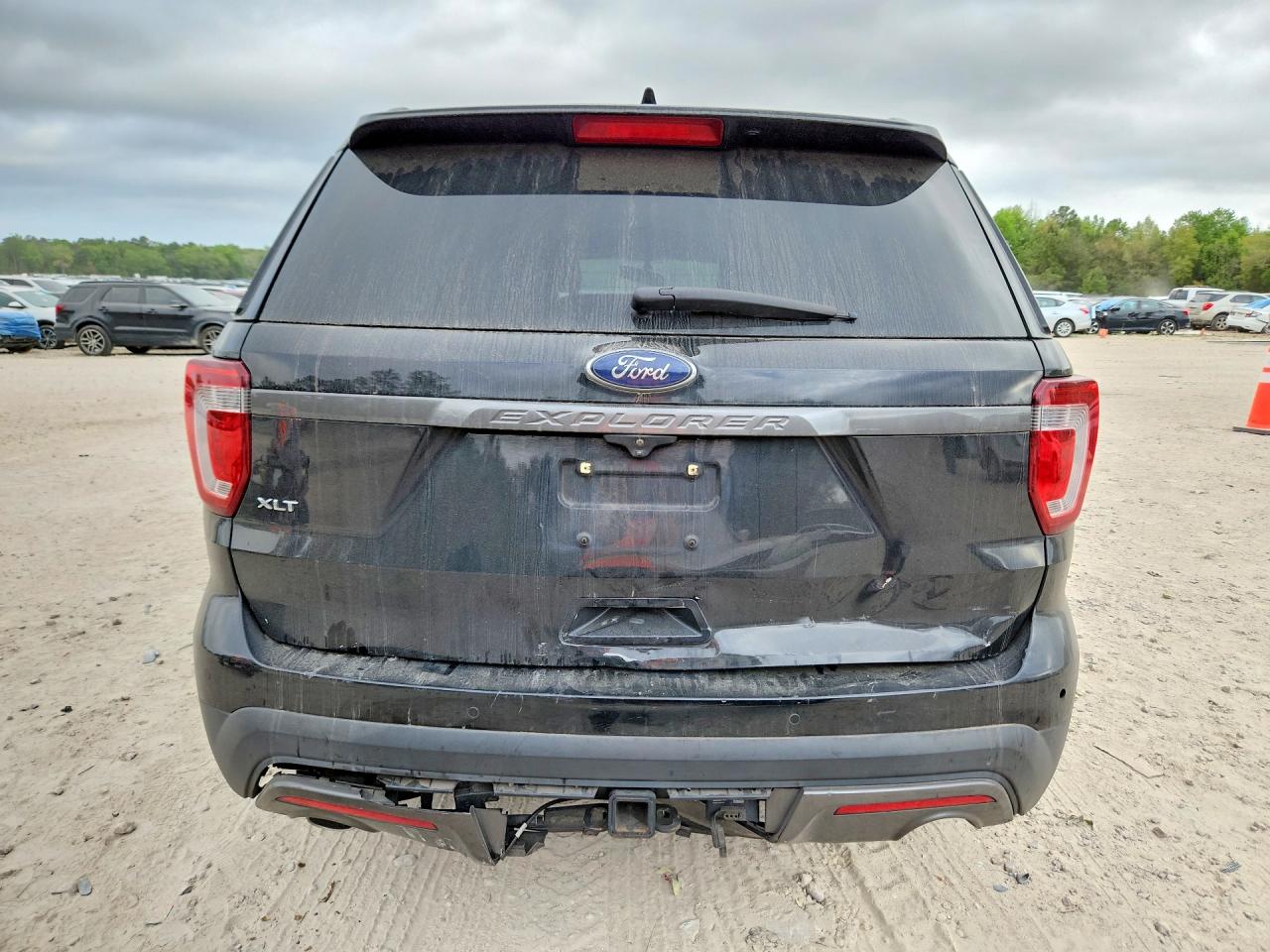 2017 FORD EXPLORER XLT photo 16