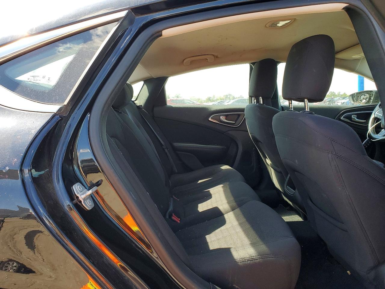 2015 CHRYSLER 200 LIMITED photo 28