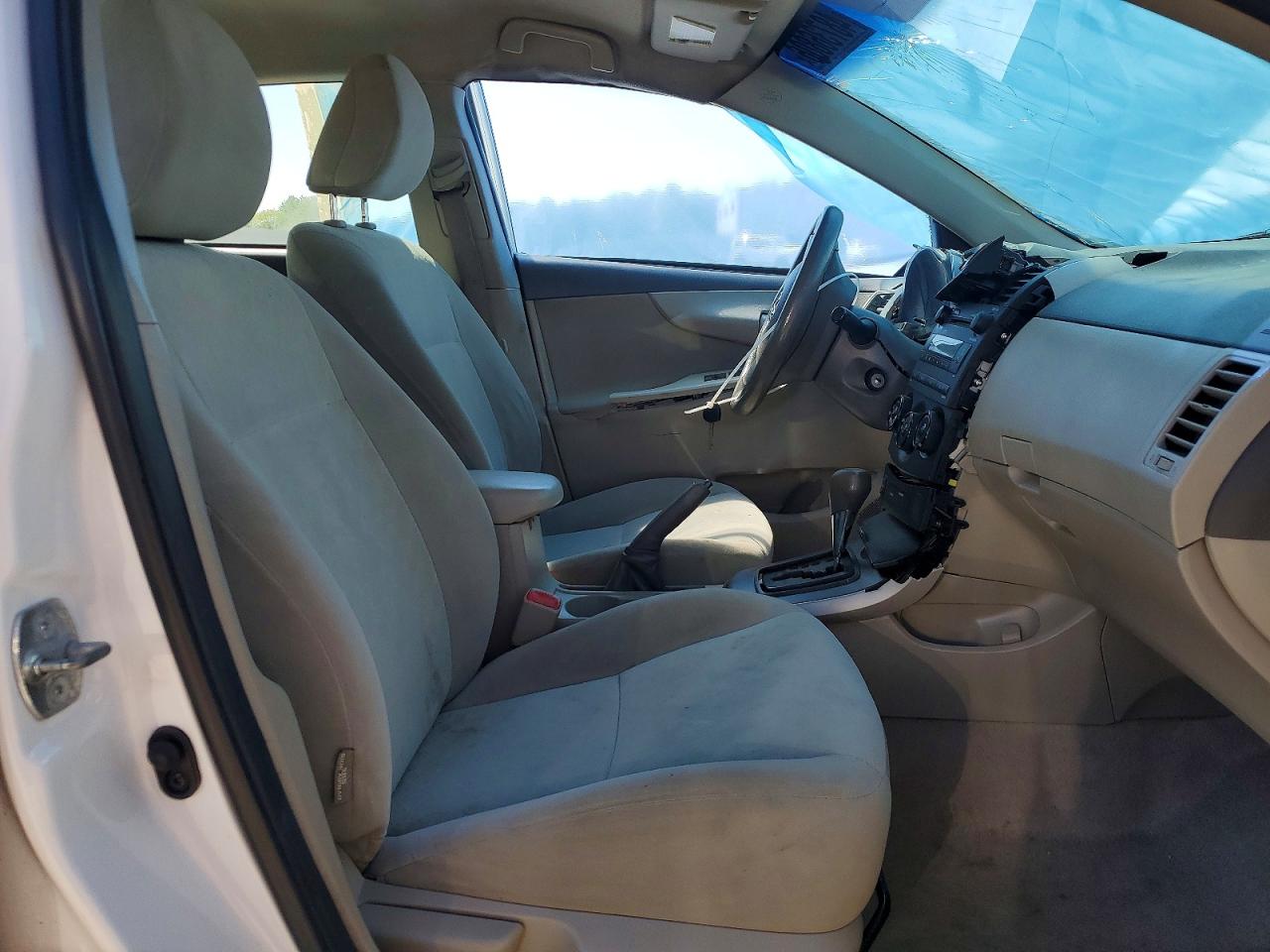 2009 TOYOTA COROLLA LE photo 19