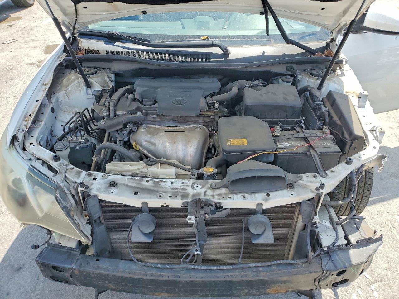 2014 TOYOTA CAMRY SE photo 21