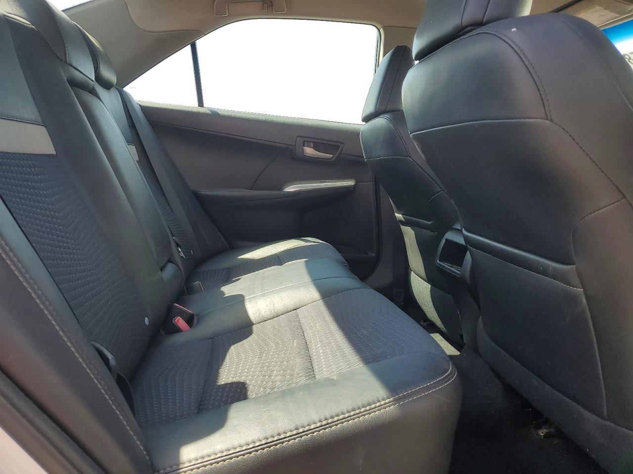 2014 TOYOTA CAMRY SE photo 19