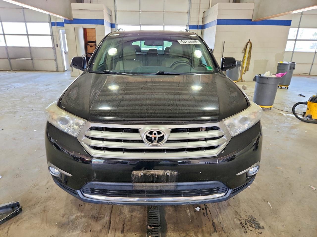 2013 TOYOTA HIGHLANDER LIMITED photo 13