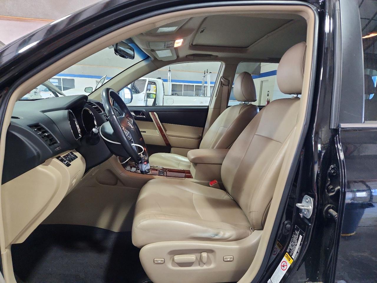 2013 TOYOTA HIGHLANDER LIMITED photo 16