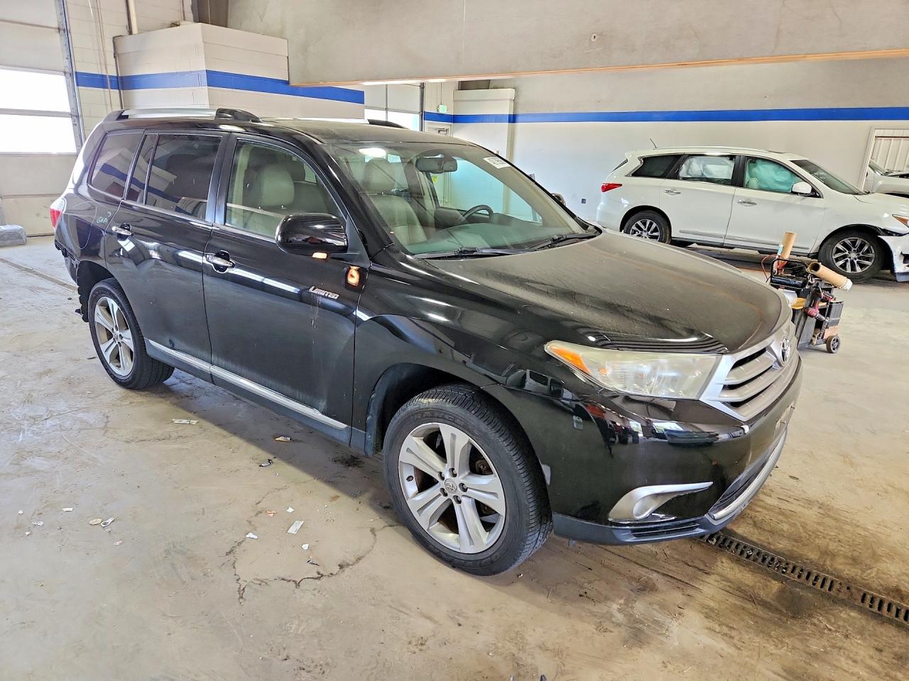 2013 TOYOTA HIGHLANDER LIMITED photo 10