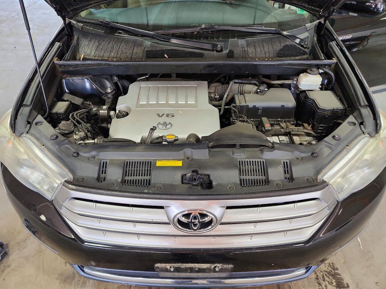 2013 TOYOTA HIGHLANDER LIMITED photo 31