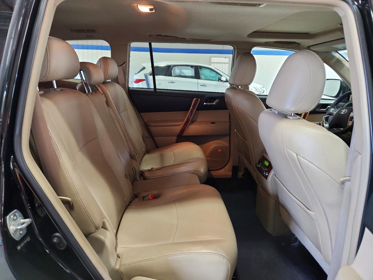 2013 TOYOTA HIGHLANDER LIMITED photo 28