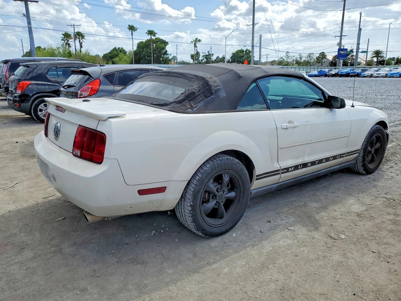 2007 FORD MUSTANG photo 7