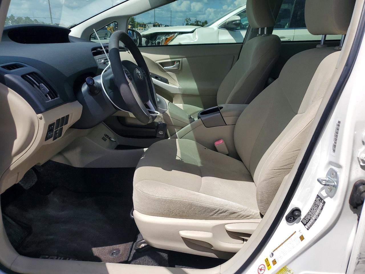 2012 TOYOTA PRIUS TWO photo 13