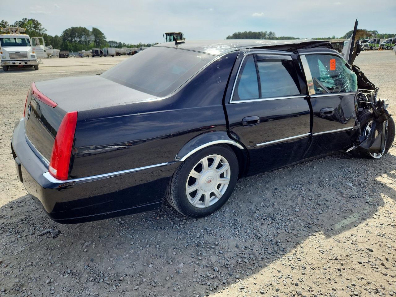 2008 CADILLAC DTS photo 5
