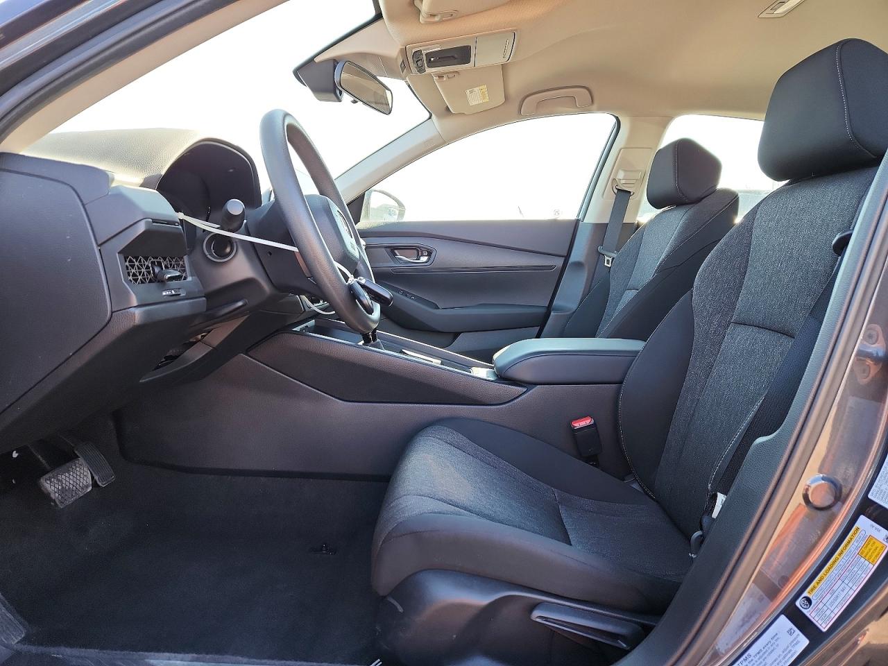 2025 HONDA ACCORD LX photo 13