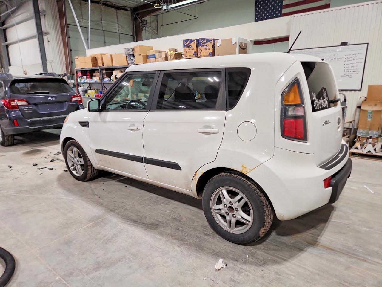 2011 KIA SOUL + photo 2