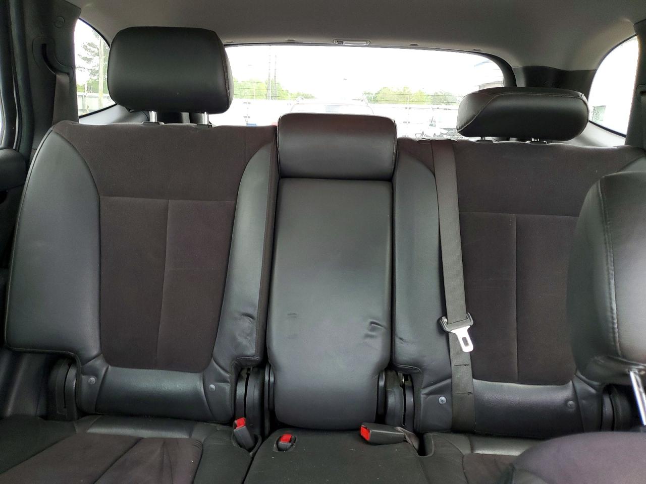 2011 HYUNDAI SANTA FE SE photo 19