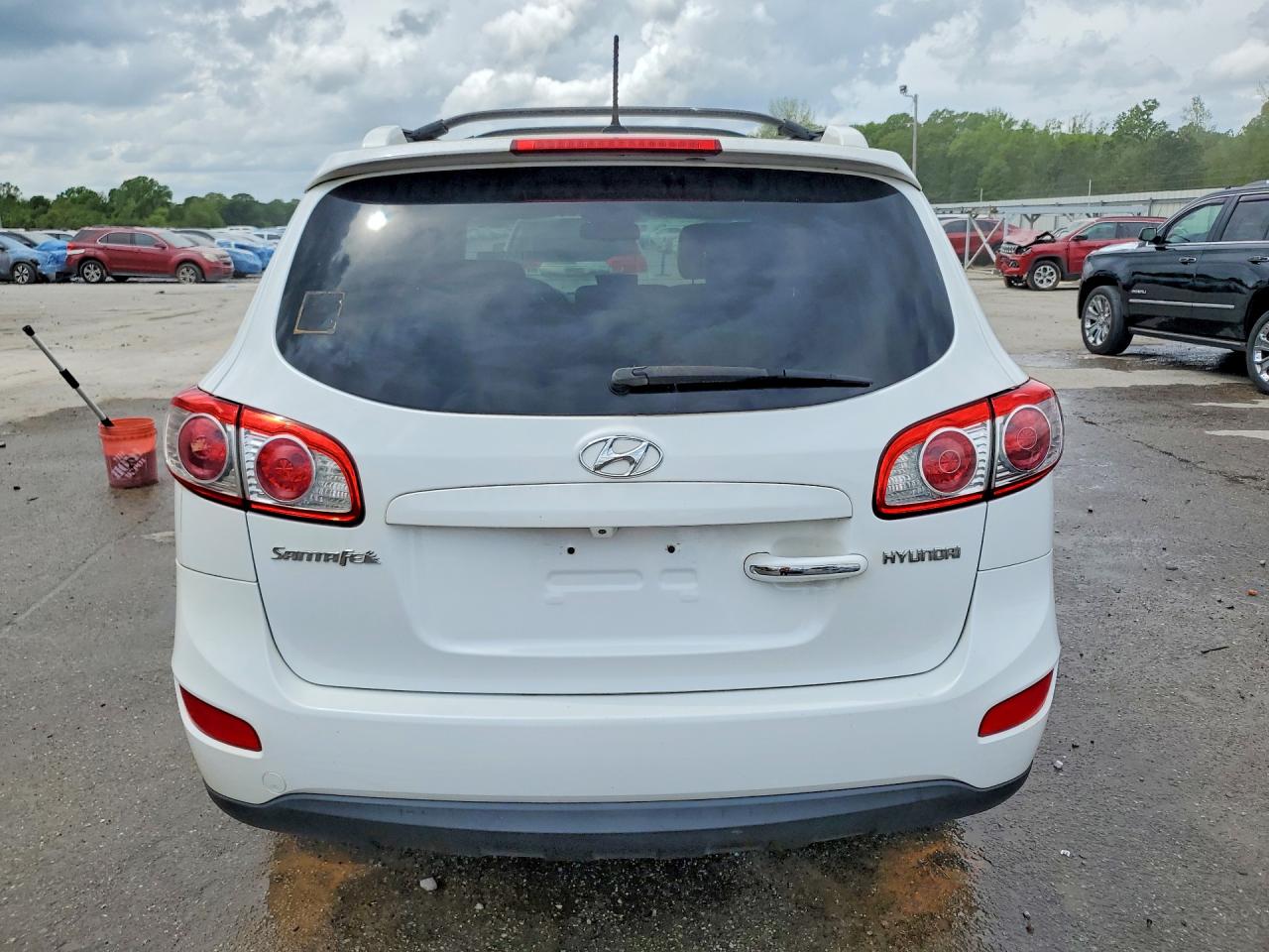 2011 HYUNDAI SANTA FE SE photo 11
