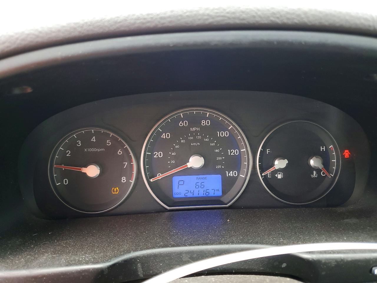 2011 HYUNDAI SANTA FE SE photo 17