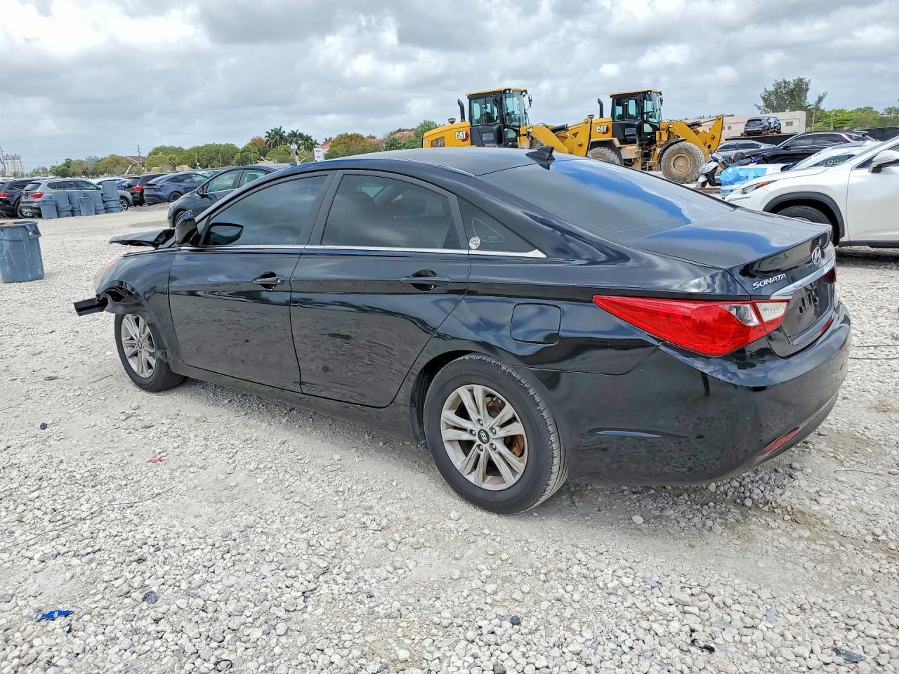 2013 HYUNDAI SONATA GLS photo 3
