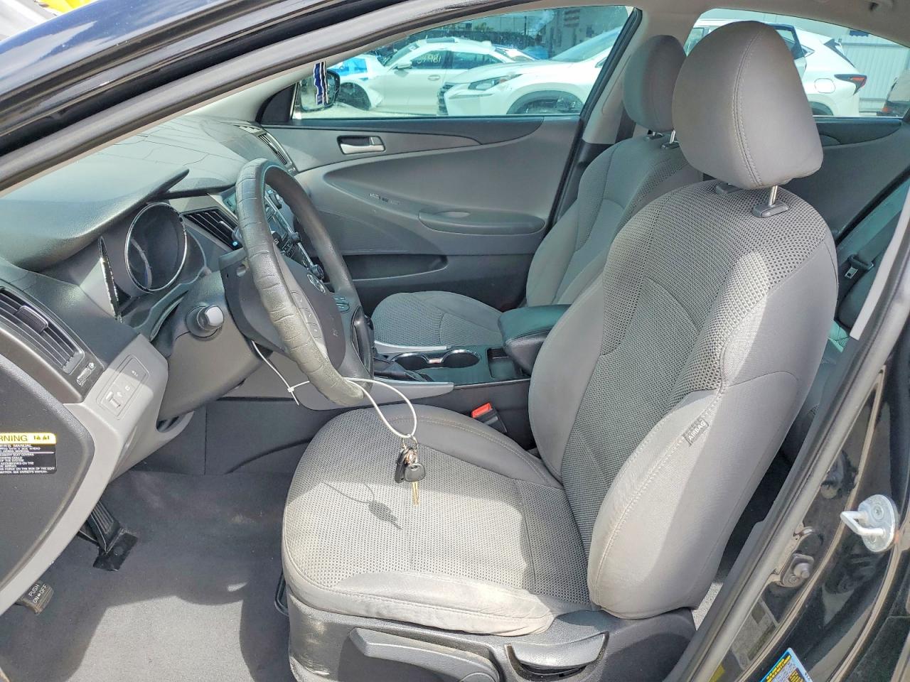 2013 HYUNDAI SONATA GLS photo 13