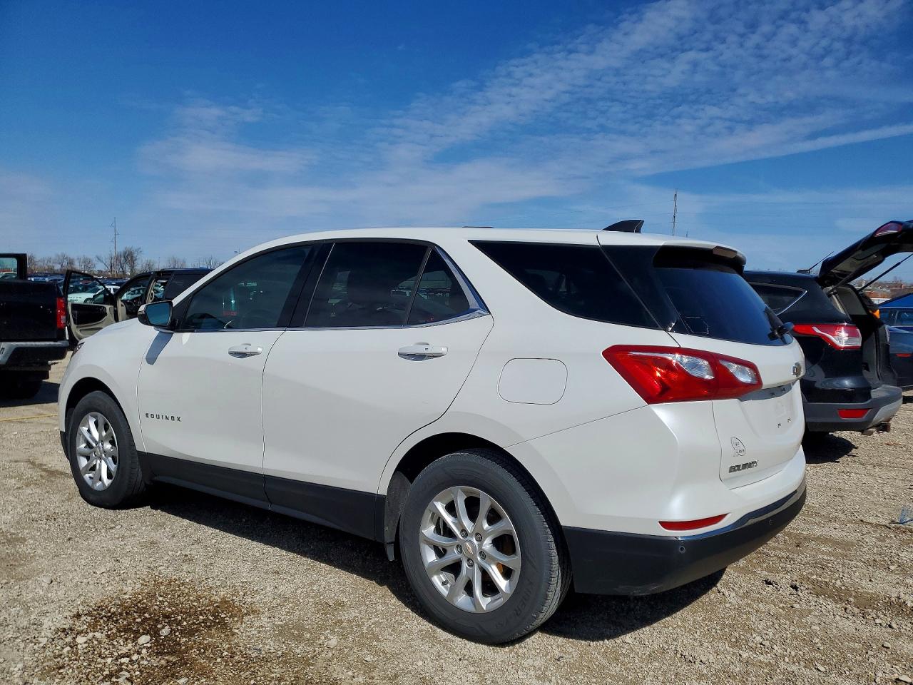 2018 CHEVROLET EQUINOX LT photo 2