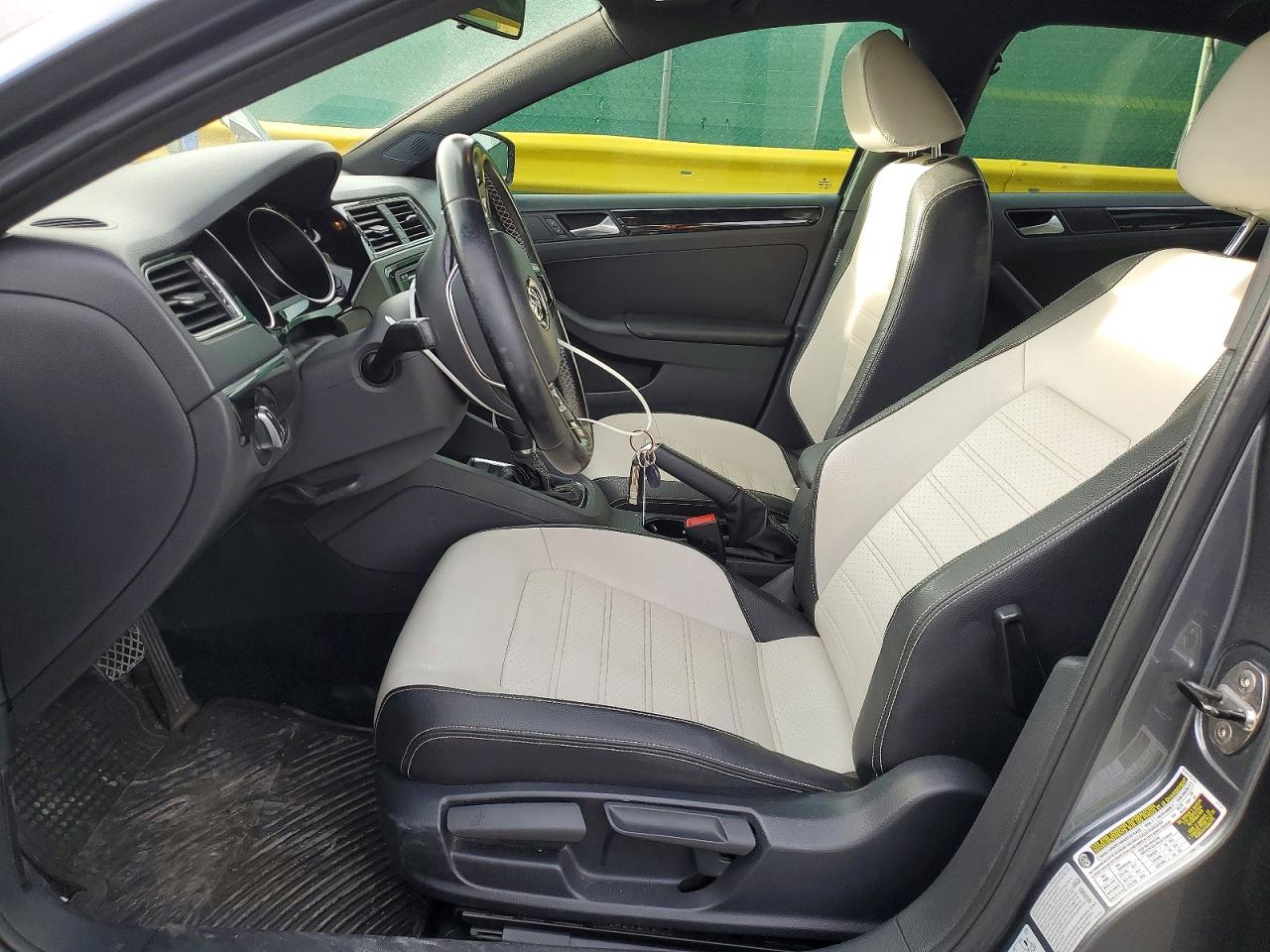 2015 VOLKSWAGEN JETTA SE photo 13