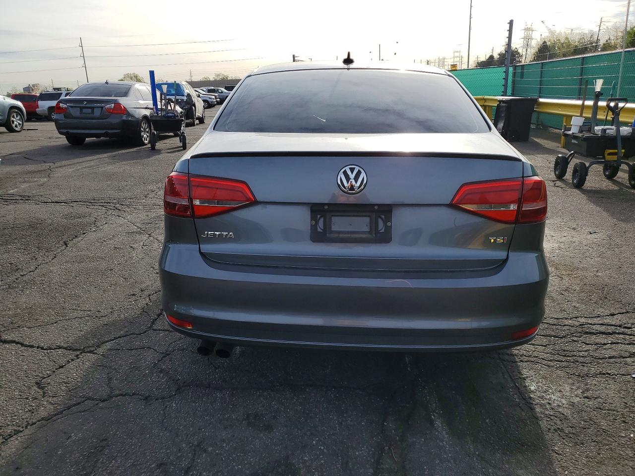 2015 VOLKSWAGEN JETTA SE photo 11