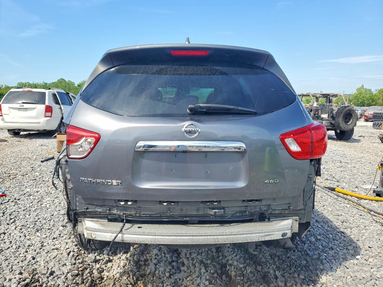 2020 NISSAN PATHFINDER S photo 11
