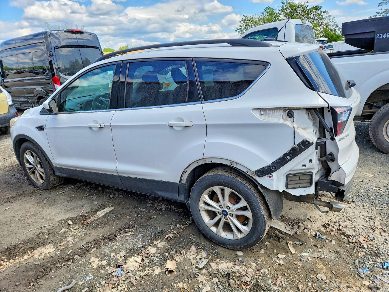 2018 FORD ESCAPE photo 3