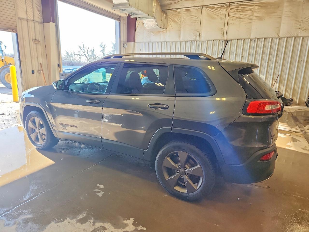 2016 JEEP CHEROKEE LATITUDE photo 3